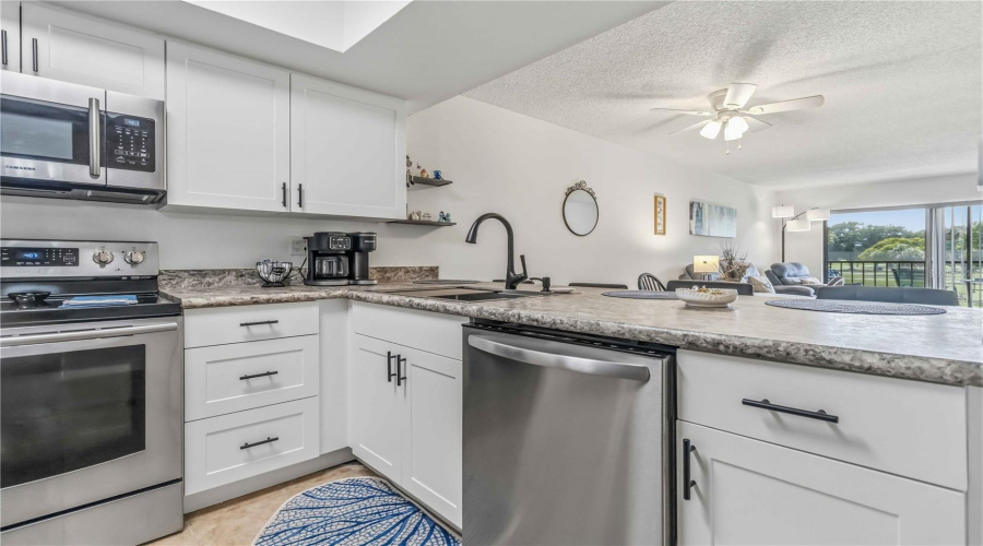 Rockledge, Florida 32955, 2 Bedroom Bedrooms, ,2 Bathroombathrooms,Residential,For Sale,Fiske,0,Mfro6412138