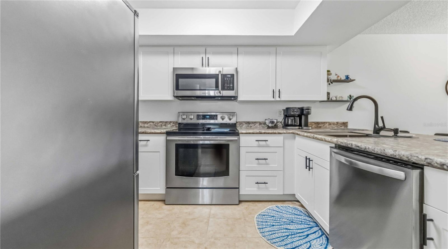 Rockledge, Florida 32955, 2 Bedroom Bedrooms, ,2 Bathroombathrooms,Residential,For Sale,Fiske,0,Mfro6412138