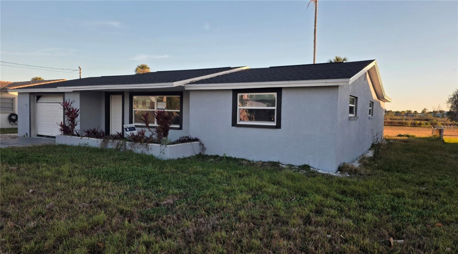 New Port Richey, Florida 34652, 2 Bedroom Bedrooms, ,2 Bathroombathrooms,Residential,For Sale,Headsail,0,Mfro6436620
