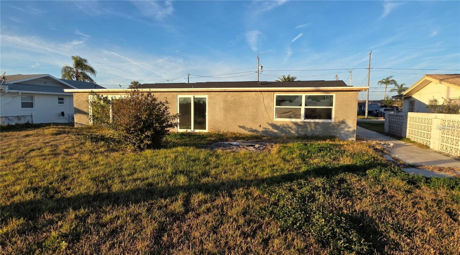 New Port Richey, Florida 34652, 2 Bedroom Bedrooms, ,2 Bathroombathrooms,Residential,For Sale,Headsail,0,Mfro6436620