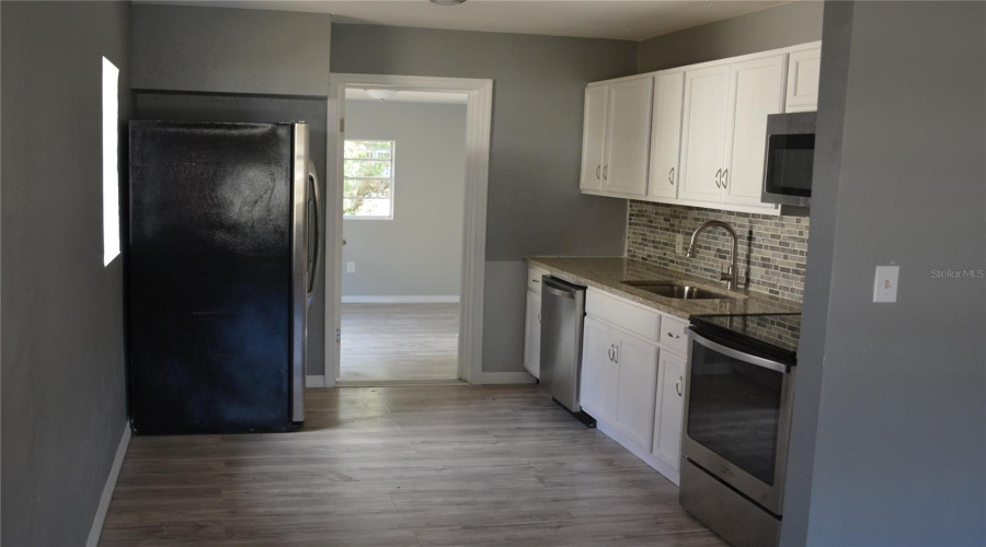 Winter Haven, Florida 33881, 3 Bedroom Bedrooms, ,2 Bathroombathrooms,Residential,For Sale,3Rd,0,Mfro6421049
