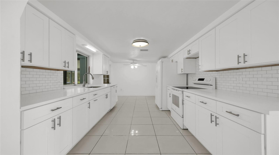 New Port Richey, Florida 34652, 2 Bedroom Bedrooms, ,2 Bathroombathrooms,Residential,For Sale,Corner,0,Mfrtb8542211