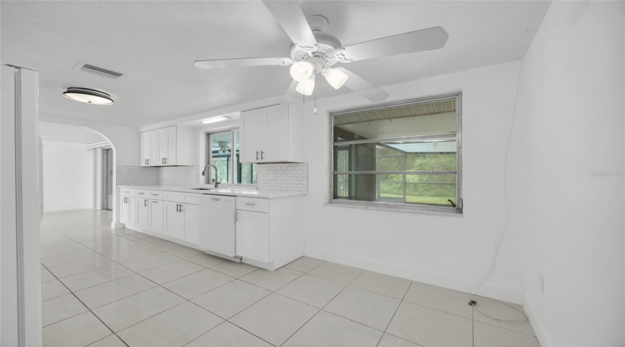 New Port Richey, Florida 34652, 2 Bedroom Bedrooms, ,2 Bathroombathrooms,Residential,For Sale,Corner,0,Mfrtb8542211