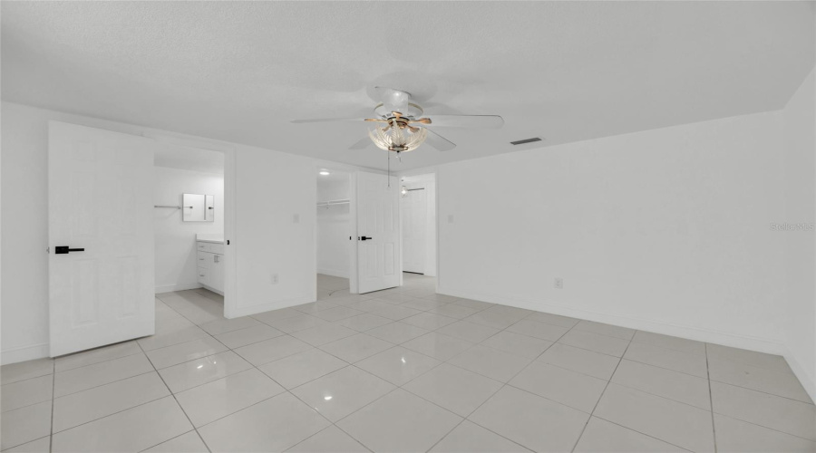 New Port Richey, Florida 34652, 2 Bedroom Bedrooms, ,2 Bathroombathrooms,Residential,For Sale,Corner,0,Mfrtb8542211