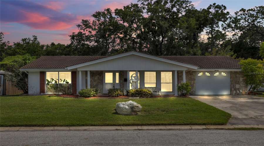 New Port Richey, Florida 34652, 2 Bedroom Bedrooms, ,2 Bathroombathrooms,Residential,For Sale,Corner,0,Mfrtb8542211