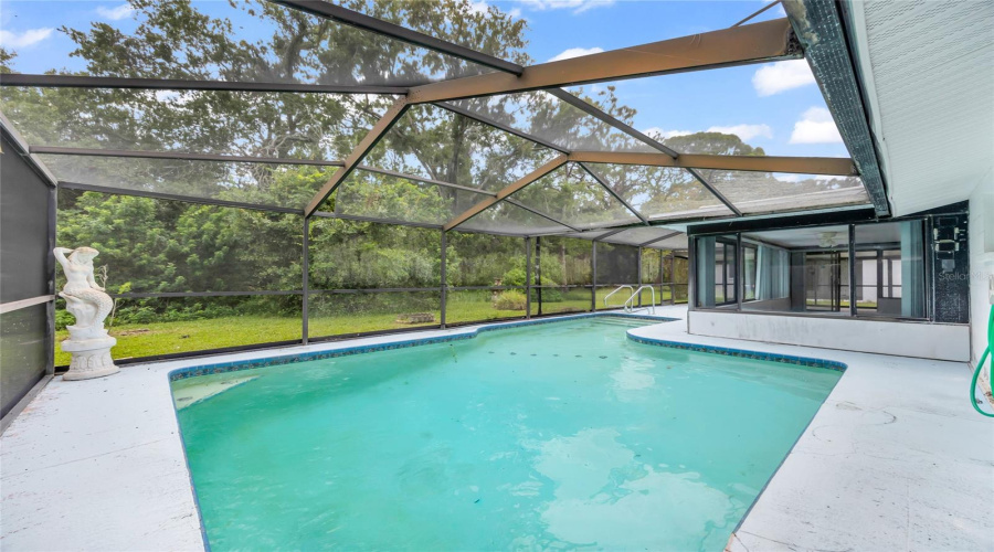 New Port Richey, Florida 34652, 2 Bedroom Bedrooms, ,2 Bathroombathrooms,Residential,For Sale,Corner,0,Mfrtb8542211