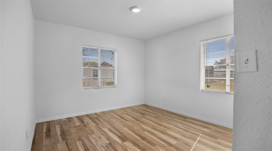 Orlando, Florida 32807, 3 Bedroom Bedrooms, ,2 Bathroombathrooms,Residential,For Sale,Dahlia,0,Mfro6436255