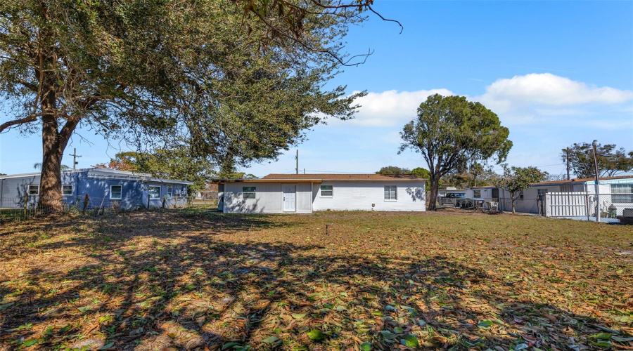 Orlando, Florida 32807, 3 Bedroom Bedrooms, ,2 Bathroombathrooms,Residential,For Sale,Dahlia,0,Mfro6436255