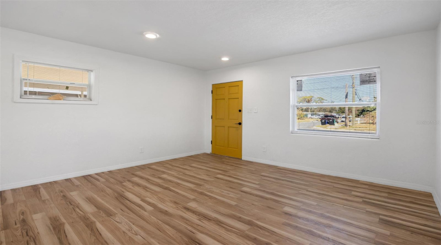 Orlando, Florida 32807, 3 Bedroom Bedrooms, ,2 Bathroombathrooms,Residential,For Sale,Dahlia,0,Mfro6436255