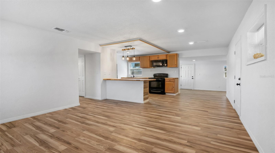 Orlando, Florida 32807, 3 Bedroom Bedrooms, ,2 Bathroombathrooms,Residential,For Sale,Dahlia,0,Mfro6436255