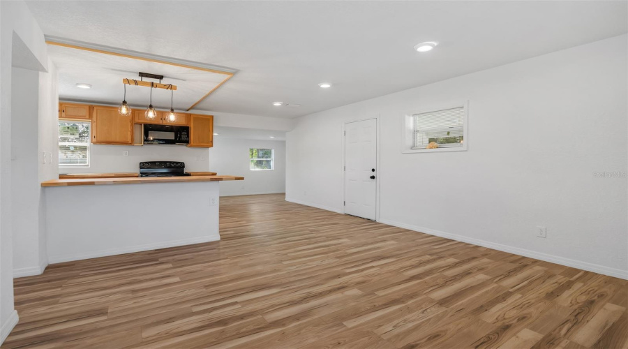Orlando, Florida 32807, 3 Bedroom Bedrooms, ,2 Bathroombathrooms,Residential,For Sale,Dahlia,0,Mfro6436255