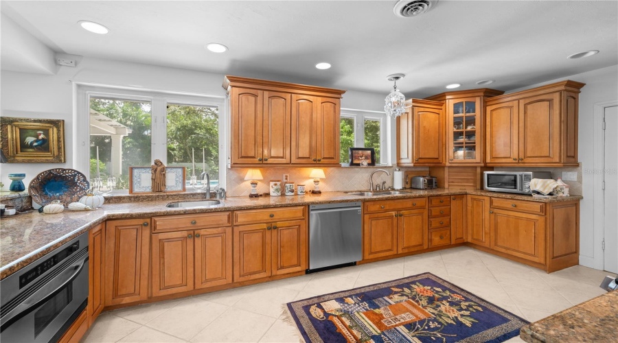 Sarasota, Florida 34239, 3 Bedroom Bedrooms, ,2 Bathroombathrooms,Residential,For Sale,North,0,Mfra4703853