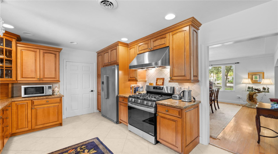 Sarasota, Florida 34239, 3 Bedroom Bedrooms, ,2 Bathroombathrooms,Residential,For Sale,North,0,Mfra4703853