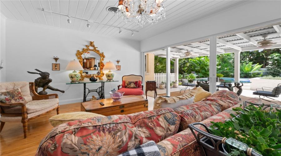 Sarasota, Florida 34239, 3 Bedroom Bedrooms, ,2 Bathroombathrooms,Residential,For Sale,North,0,Mfra4703853