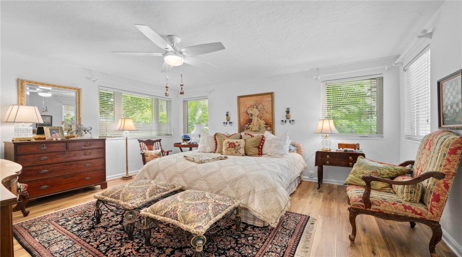 Sarasota, Florida 34239, 3 Bedroom Bedrooms, ,2 Bathroombathrooms,Residential,For Sale,North,0,Mfra4703853
