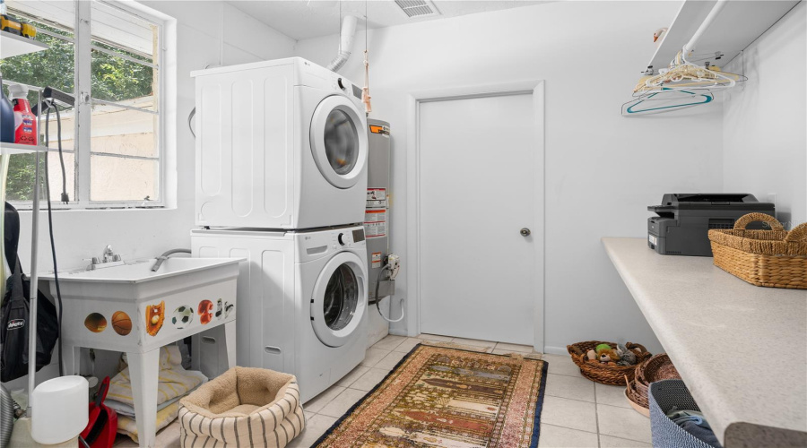 Sarasota, Florida 34239, 3 Bedroom Bedrooms, ,2 Bathroombathrooms,Residential,For Sale,North,0,Mfra4703853