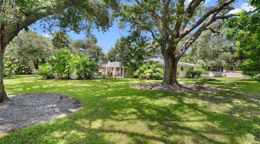 Sarasota, Florida 34239, 3 Bedroom Bedrooms, ,2 Bathroombathrooms,Residential,For Sale,North,0,Mfra4703853