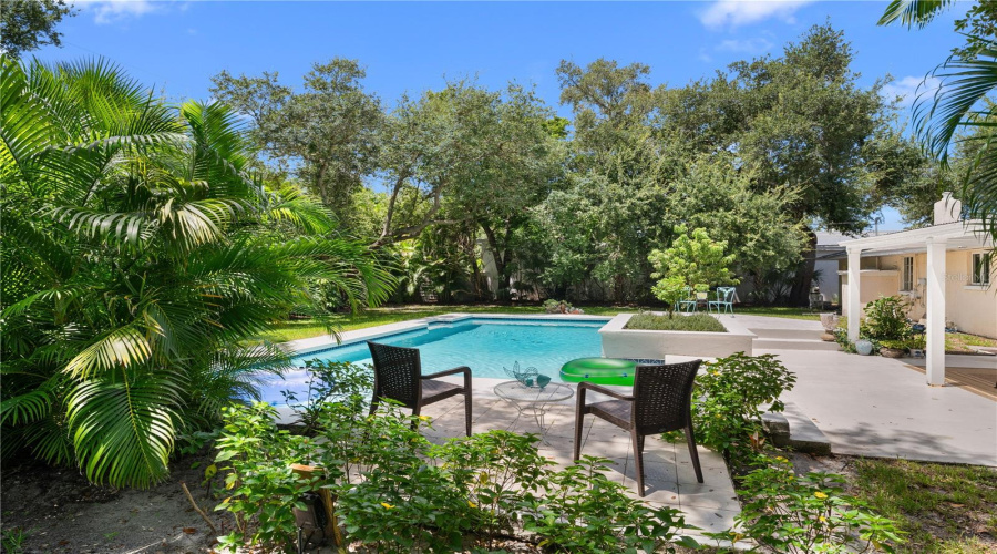 Sarasota, Florida 34239, 3 Bedroom Bedrooms, ,2 Bathroombathrooms,Residential,For Sale,North,0,Mfra4703853