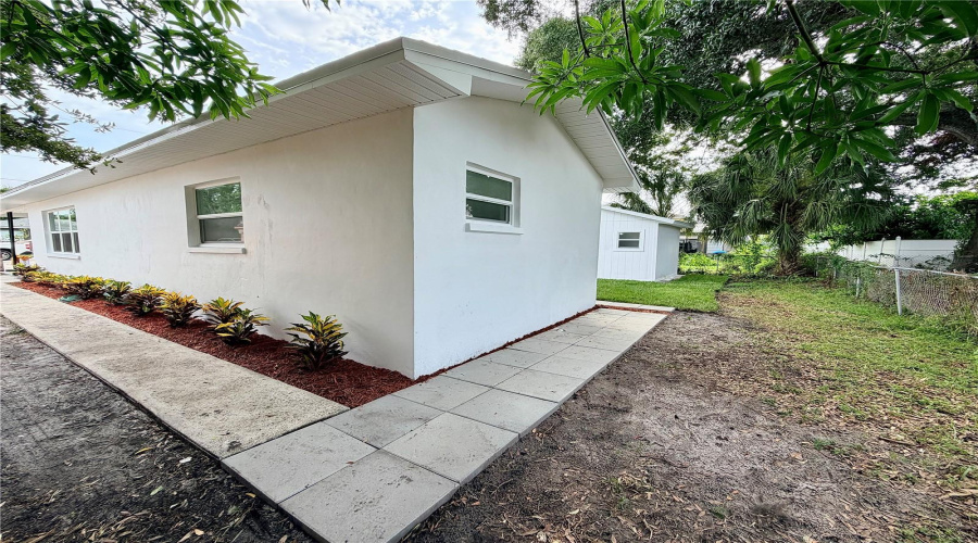Tampa, Florida 33607, 3 Bedroom Bedrooms, ,3 Bathroombathrooms,Residential,For Sale,Leroy,0,Mfrtb8534449