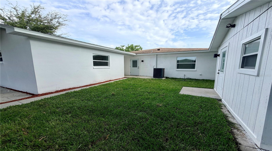 Tampa, Florida 33607, 3 Bedroom Bedrooms, ,3 Bathroombathrooms,Residential,For Sale,Leroy,0,Mfrtb8534449