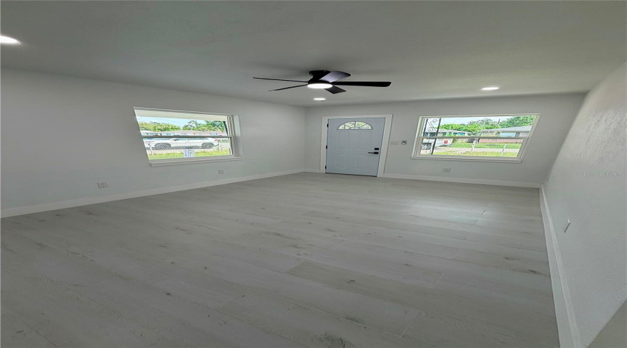 Tampa, Florida 33607, 3 Bedroom Bedrooms, ,3 Bathroombathrooms,Residential,For Sale,Leroy,0,Mfrtb8534449