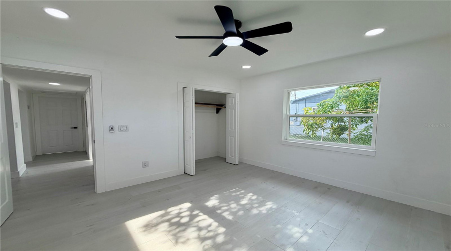 Tampa, Florida 33607, 3 Bedroom Bedrooms, ,3 Bathroombathrooms,Residential,For Sale,Leroy,0,Mfrtb8534449