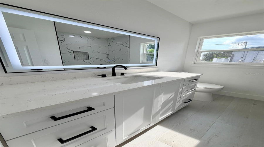 Tampa, Florida 33607, 3 Bedroom Bedrooms, ,3 Bathroombathrooms,Residential,For Sale,Leroy,0,Mfrtb8534449