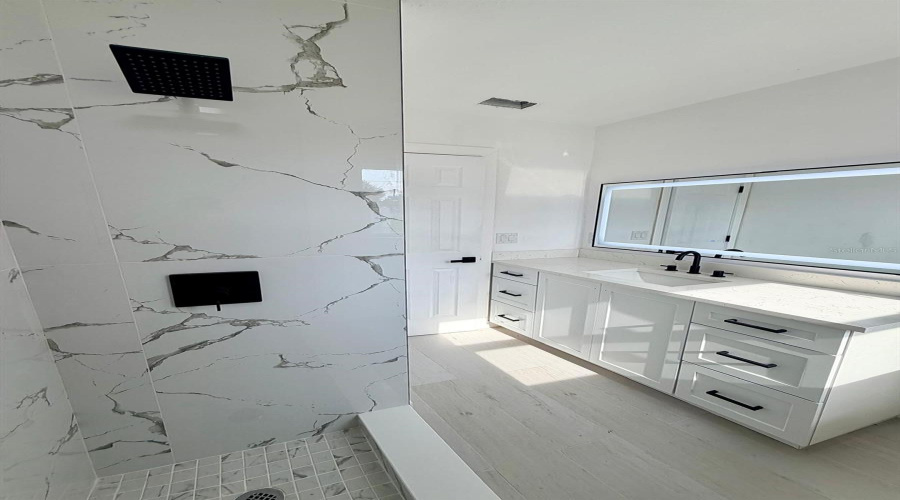Tampa, Florida 33607, 3 Bedroom Bedrooms, ,3 Bathroombathrooms,Residential,For Sale,Leroy,0,Mfrtb8534449