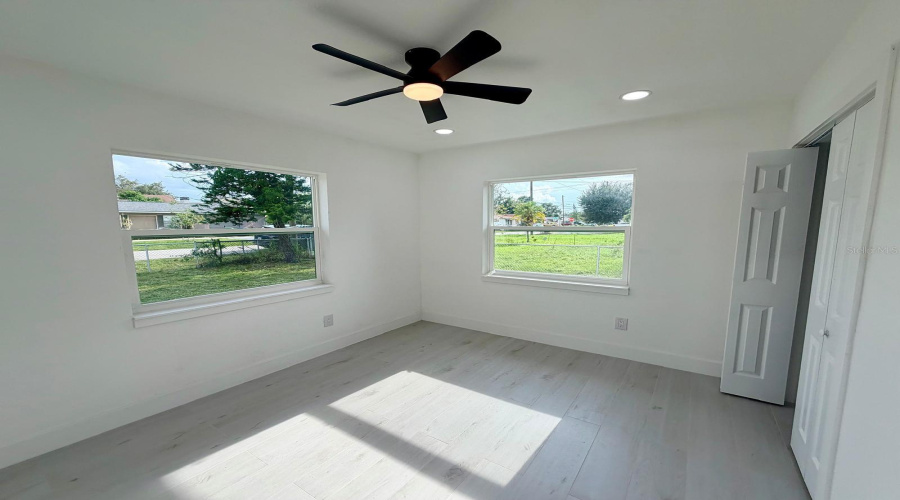 Tampa, Florida 33607, 3 Bedroom Bedrooms, ,3 Bathroombathrooms,Residential,For Sale,Leroy,0,Mfrtb8534449