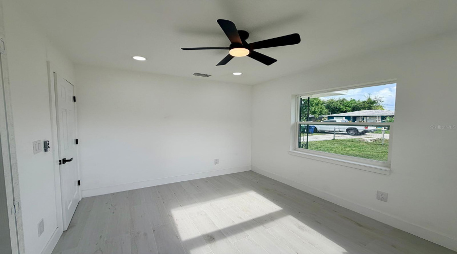 Tampa, Florida 33607, 3 Bedroom Bedrooms, ,3 Bathroombathrooms,Residential,For Sale,Leroy,0,Mfrtb8534449