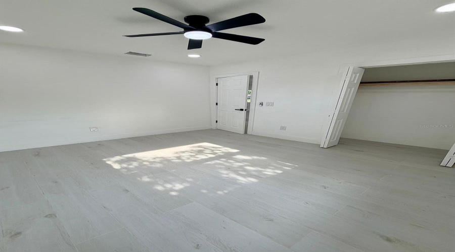 Tampa, Florida 33607, 3 Bedroom Bedrooms, ,3 Bathroombathrooms,Residential,For Sale,Leroy,0,Mfrtb8534449