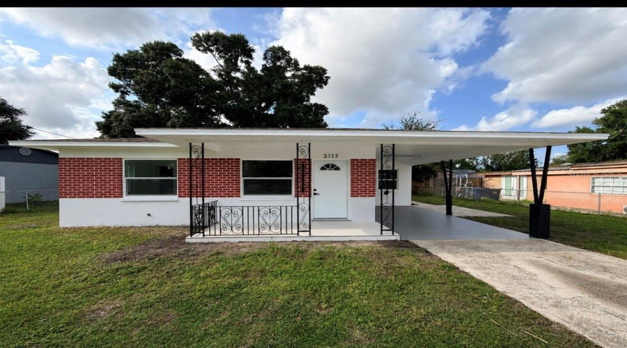 Tampa, Florida 33607, 3 Bedroom Bedrooms, ,3 Bathroombathrooms,Residential,For Sale,Leroy,0,Mfrtb8534449