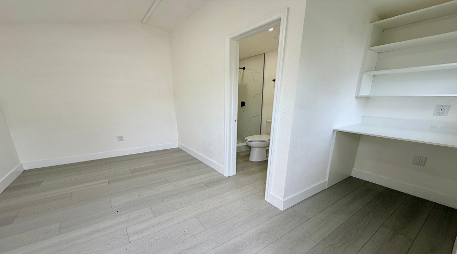 Tampa, Florida 33607, 3 Bedroom Bedrooms, ,3 Bathroombathrooms,Residential,For Sale,Leroy,0,Mfrtb8534449