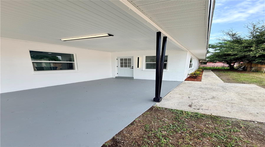 Tampa, Florida 33607, 3 Bedroom Bedrooms, ,3 Bathroombathrooms,Residential,For Sale,Leroy,0,Mfrtb8534449