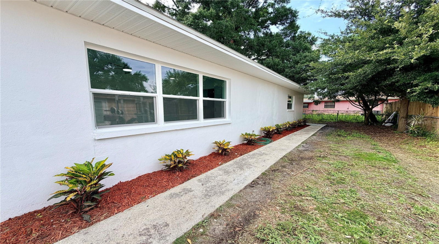 Tampa, Florida 33607, 3 Bedroom Bedrooms, ,3 Bathroombathrooms,Residential,For Sale,Leroy,0,Mfrtb8534449