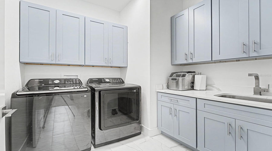 San Antonio, Florida 33576, 6 Bedroom Bedrooms, ,4 Bathroombathrooms,Residential,For Sale,Torchwood Sea,0,Mfro6388404