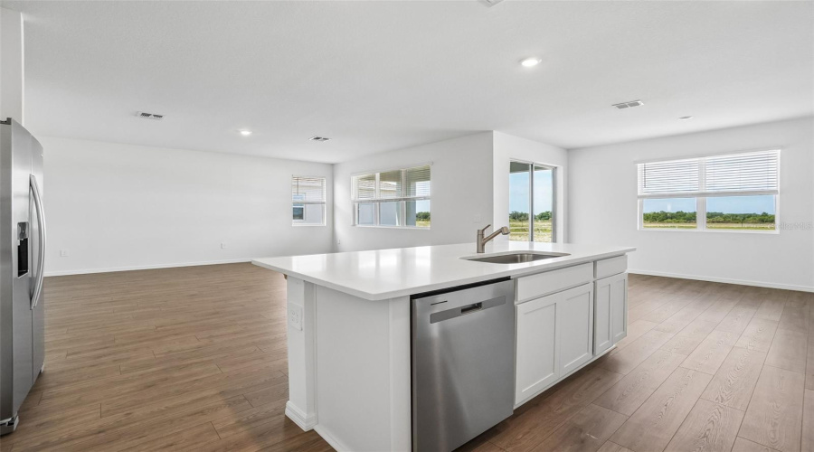 Lakeland, Florida 33811, 4 Bedroom Bedrooms, ,3 Bathroombathrooms,Residential,For Sale,Barberry,0,Mfro6415837