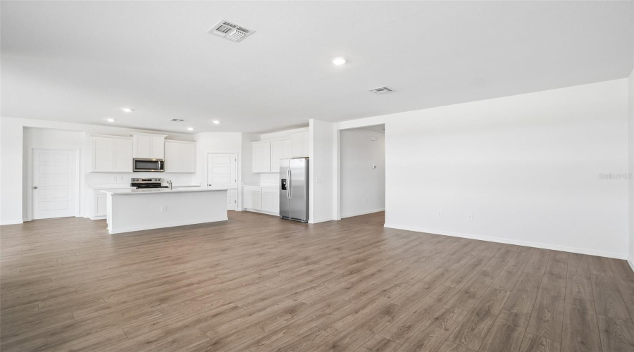 Lakeland, Florida 33811, 4 Bedroom Bedrooms, ,3 Bathroombathrooms,Residential,For Sale,Barberry,0,Mfro6415837