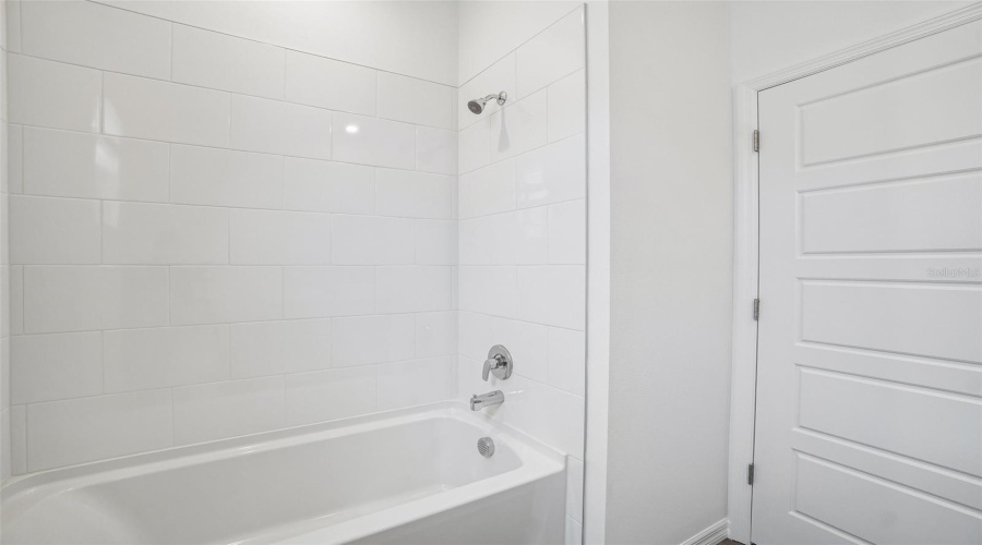 Lakeland, Florida 33811, 4 Bedroom Bedrooms, ,3 Bathroombathrooms,Residential,For Sale,Barberry,0,Mfro6415837