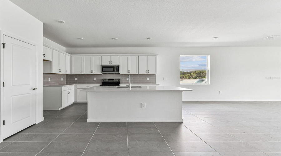 Palmetto, Florida 34221, 4 Bedroom Bedrooms, ,2 Bathroombathrooms,Residential,For Sale,Optimist,0,Mfrr4910277