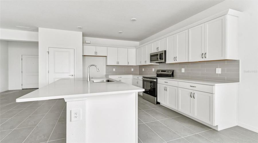 Palmetto, Florida 34221, 4 Bedroom Bedrooms, ,2 Bathroombathrooms,Residential,For Sale,Optimist,0,Mfrr4910277