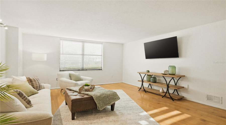 Clearwater, Florida 33756, 2 Bedroom Bedrooms, ,2 Bathroombathrooms,Residential,For Sale,Madison,0,Mfrtb8499082