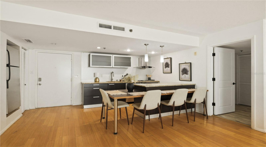 Clearwater, Florida 33756, 2 Bedroom Bedrooms, ,2 Bathroombathrooms,Residential,For Sale,Madison,0,Mfrtb8499082
