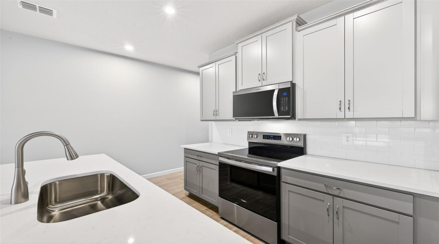 Parrish, Florida 34219, 3 Bedroom Bedrooms, ,2 Bathroombathrooms,Residential,For Sale,Aurelia,0,Mfrtb8510656