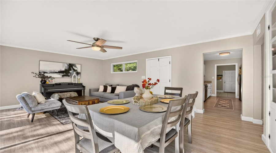 Living/Dining Room/Entry