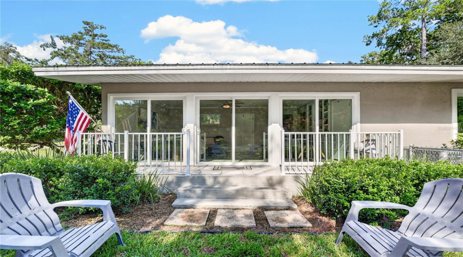 Side Porch/Patio