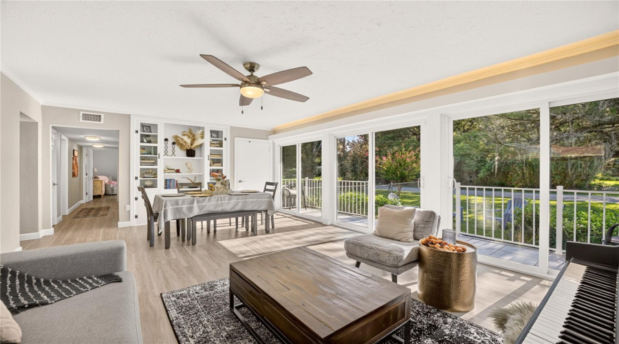 Living/Dining Room/Entry