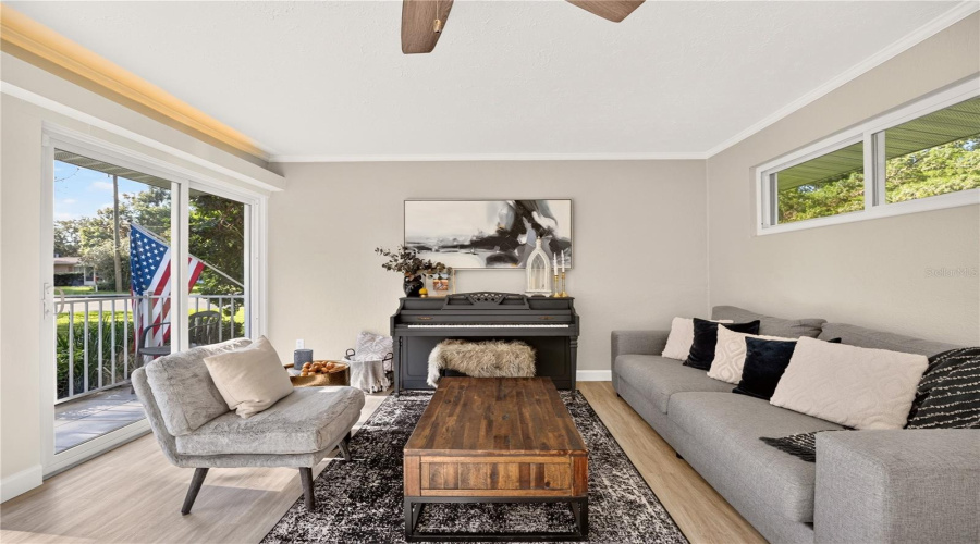 Living/Dining Room/Entry