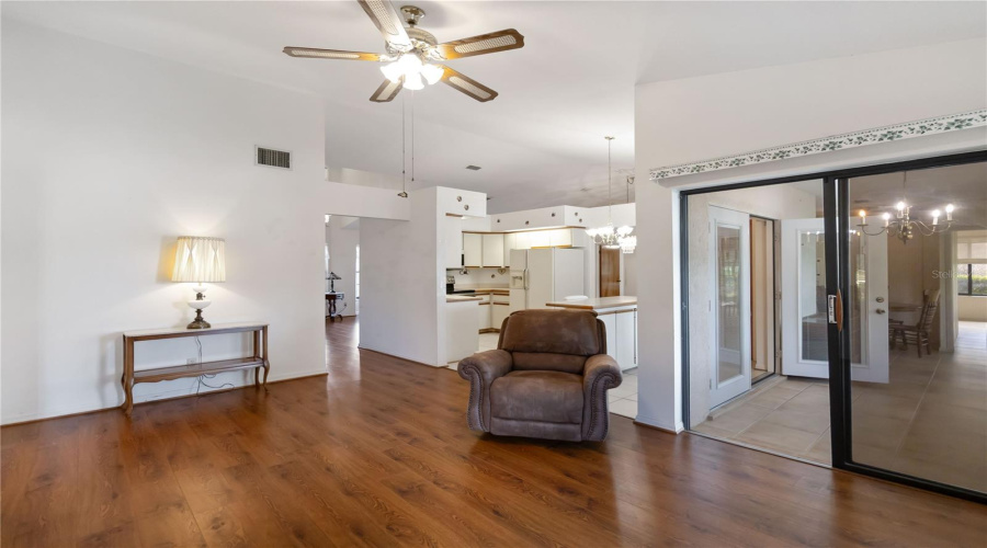 Clermont, Florida 34711, 3 Bedroom Bedrooms, ,2 Bathroombathrooms,Residential,For Sale,Lakeshore,0,Mfro6398144