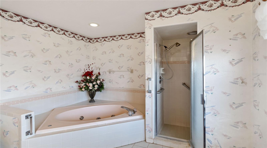 Clermont, Florida 34711, 3 Bedroom Bedrooms, ,2 Bathroombathrooms,Residential,For Sale,Lakeshore,0,Mfro6398144